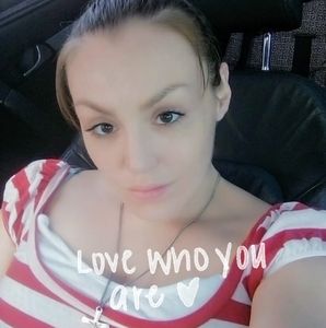 Meet your Posher, Mia